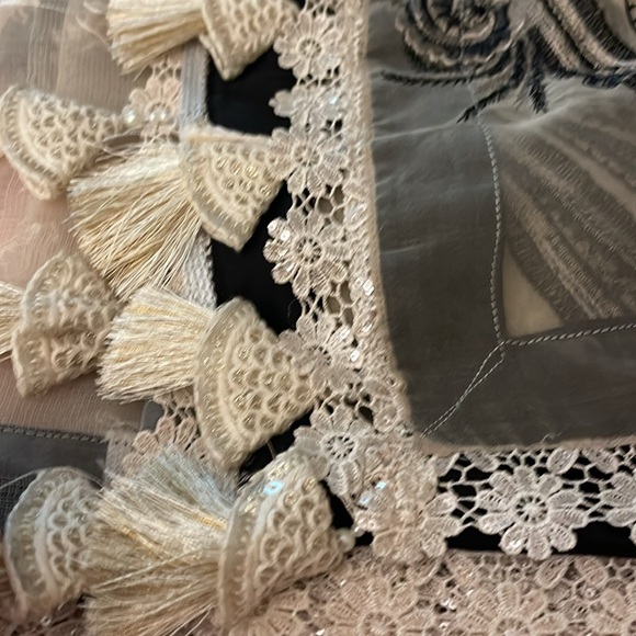 Pakistani Designer Sana Safinaz Black and beige Embroidered Outfit - Picture 15 of 15